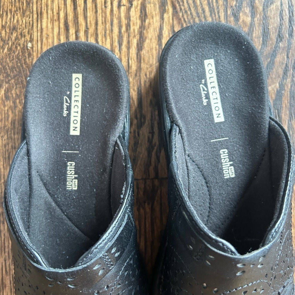 Clarks Collection Ladies Black Slip on Shoes Size 8M Cushioned Mules Clogs - Picture 3 of 9